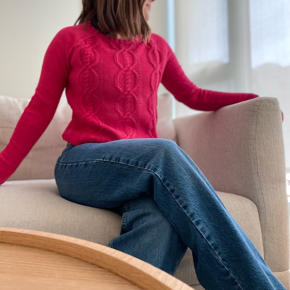 Tommy fuchsia/pink color sweater in size XS